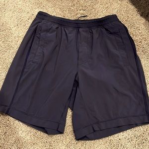 Men’s lined lululemon shorts